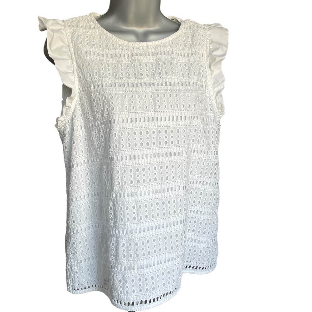 Vineyard Vines , White Eyelet Top, Ruffle Detail Sleeves, Lined, Keyhole Back